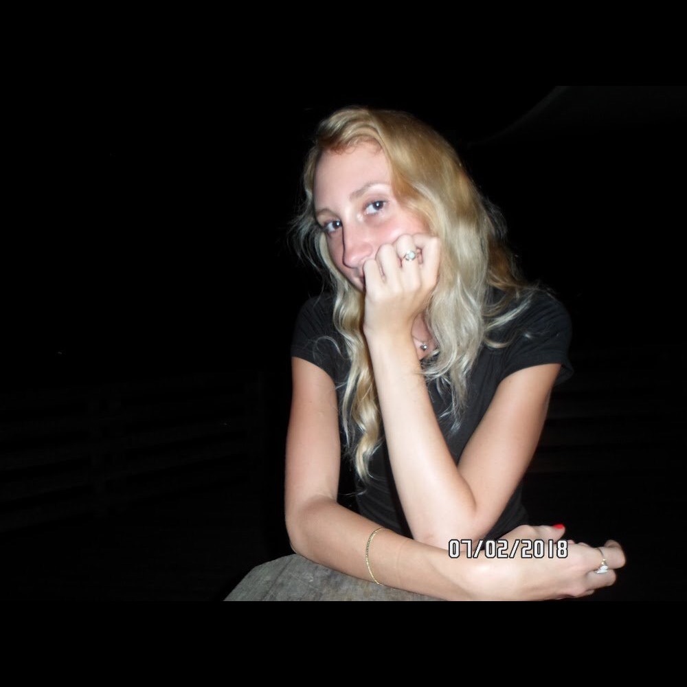 Meet your Posher, Ava